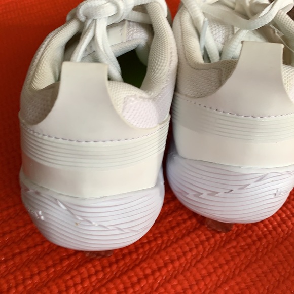 🌻 Brand New Under armour cleats 7.5 - Picture 7 of 14